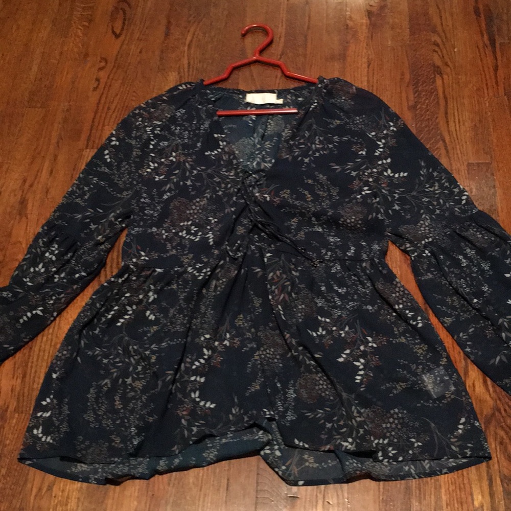T J D blue floral tunic shirt long sleeve sz. M